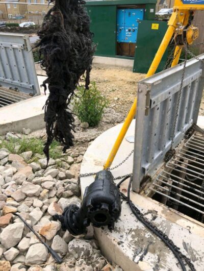 Les pompes submersibles se bouchent régulièrement face à la présence excessive des lingettes dans les effluents urbains.