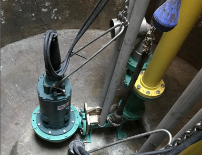 Ejecteur qui équipe une pompe dilacératrice