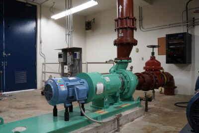 Installation de pompe dilacératrice en intérieur