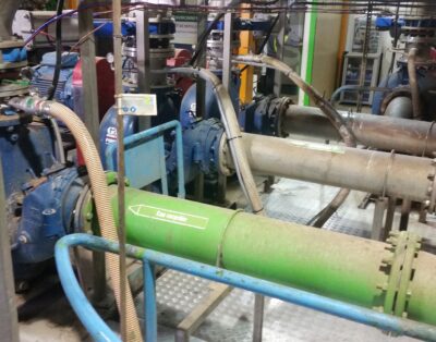 Pompe autoamorçante avec bypass